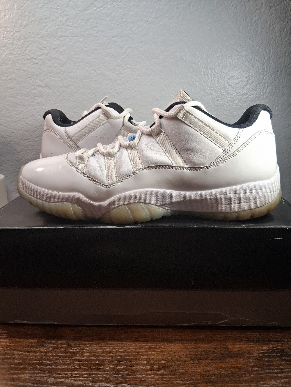 Jordan 11 Retro Low LEGEND BLUE